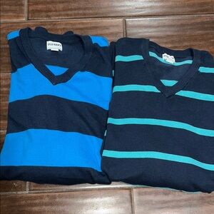 Old Navy Men's V-Neck Sweater in Blue and Black Stripes